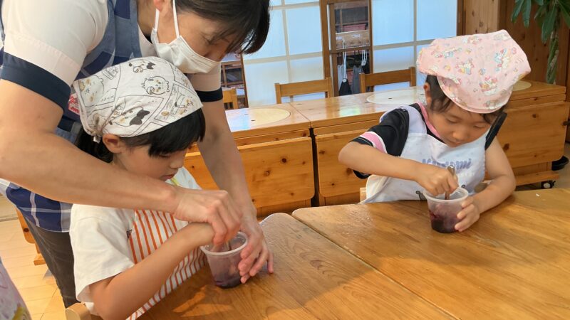 STEM食育「色が変わるラッシー作り」